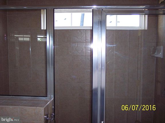 5th image of 731 Chevington Ct