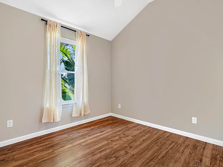 231 Majorca Rd — Photo 14