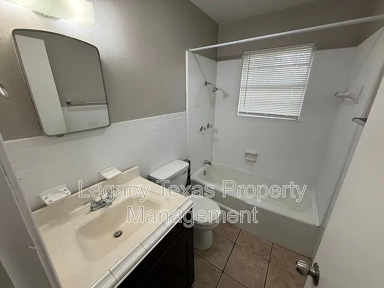 101 Pine St — Photo 8