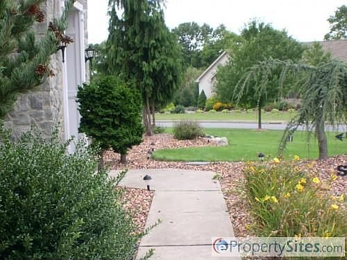 4th image of 1185 Sierra Dr
