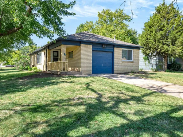 719 S Courtleigh Dr, Wichita, KS 67218