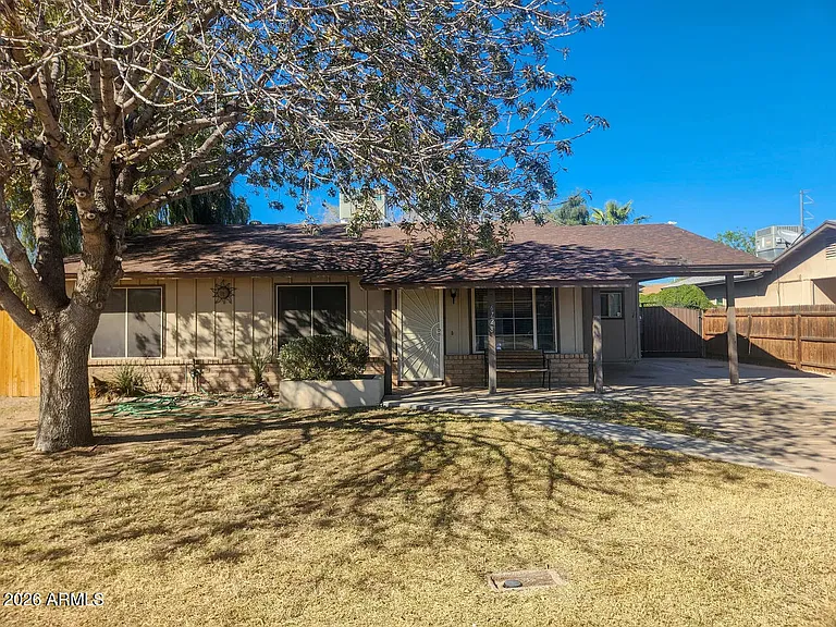 6728 W Vogel Ave — Photo 1