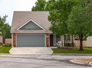 4725 Larkspur Cir, Lawrence, KS 66047