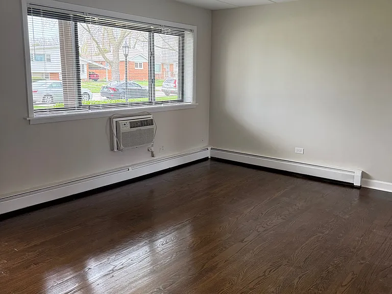 Park Lane Apartments — Photo 16