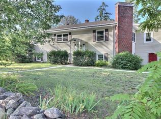 97 Indian Ridge Rd, Hopkinton, NH 03229