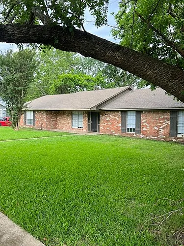 1215 Bois D Arc St Photo 1