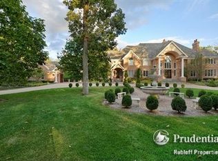 28691 W Plum Tree Rd, Barrington Hills, IL 60010