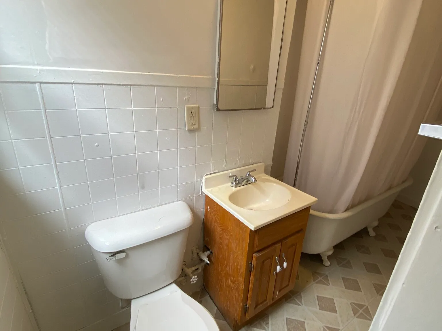 2 bed, 9999 sqft, $3,800 — Photo 2