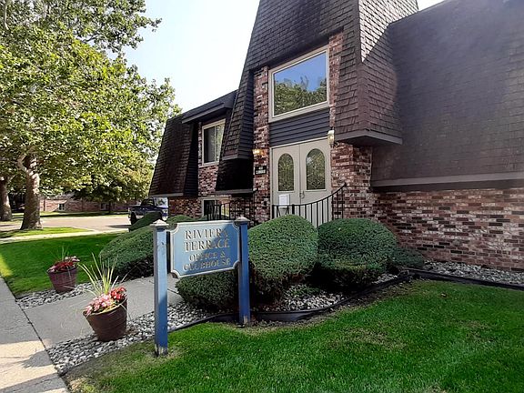 5th image of 416 Riviera Dr #416
