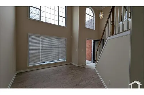 710 Suwanee Lakes Cir Photo 1