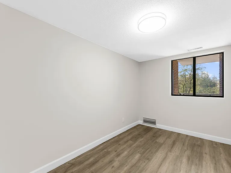 89 Riverview Dr — Photo 14