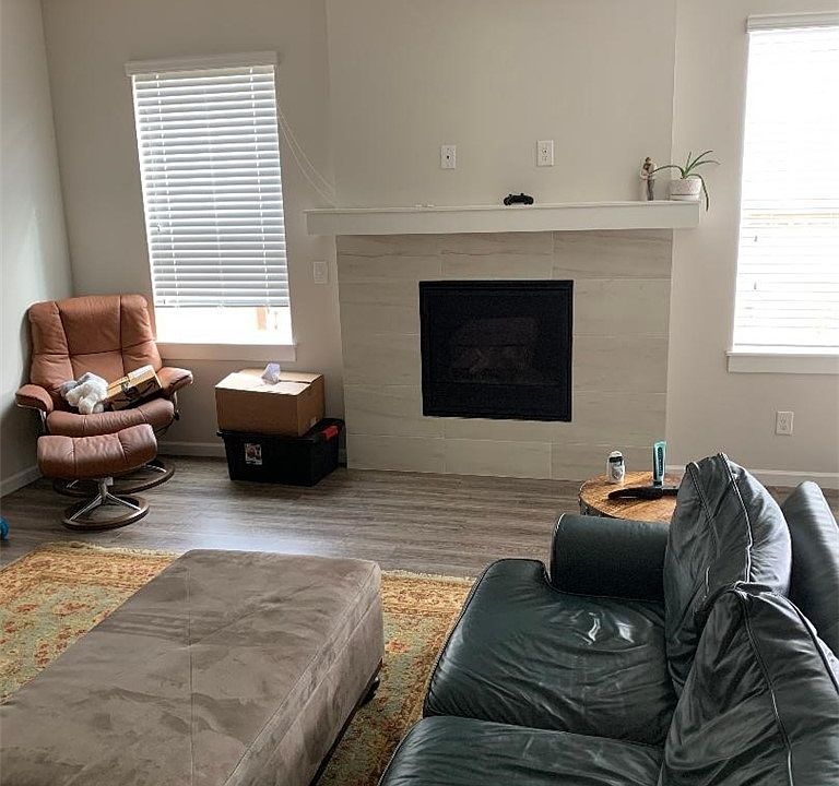 2nd image of 1115 32nd St NW
