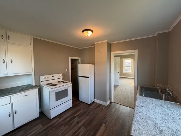314 S Lake St, Ishpeming, MI