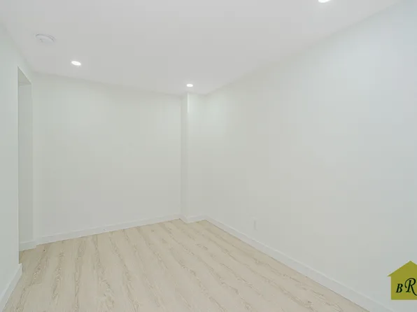 2815 Ocean Parkway image 26 of 32