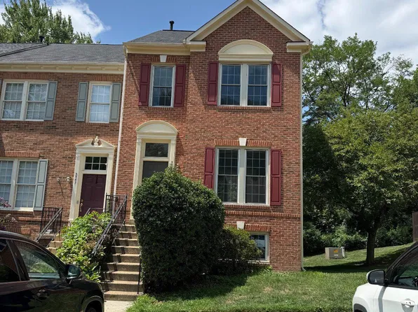 5569 Jowett Ct, Alexandria, VA 22315