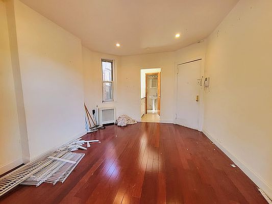 2nd image of 26 7th Ave S #3Z