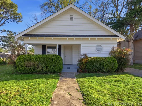 312 E 5th St, Claremore, OK 74017