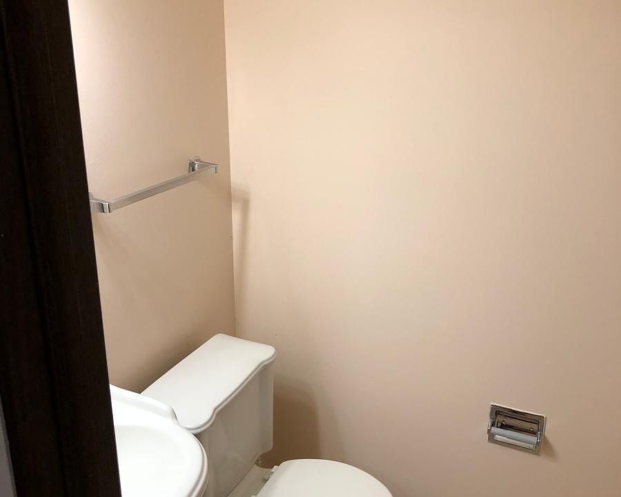 1st image of 304 Creekside Dr
