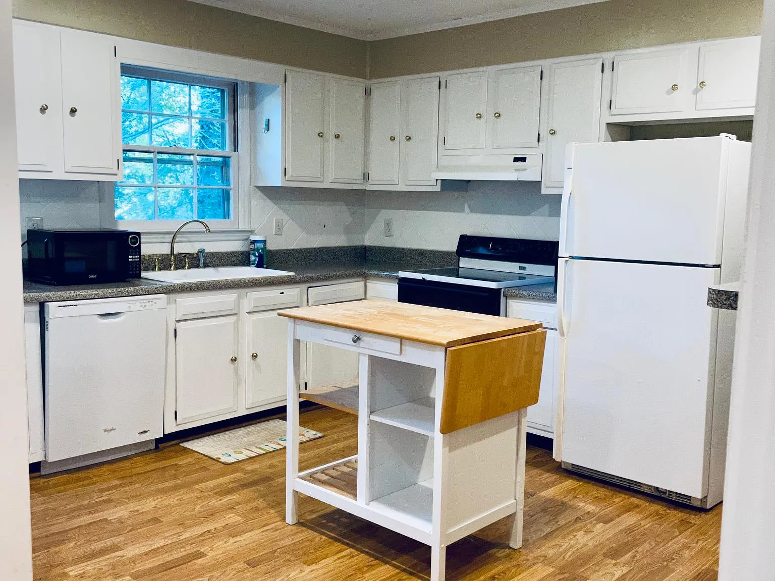 3 bed, 1248 sqft, $1,875 — Photo 4