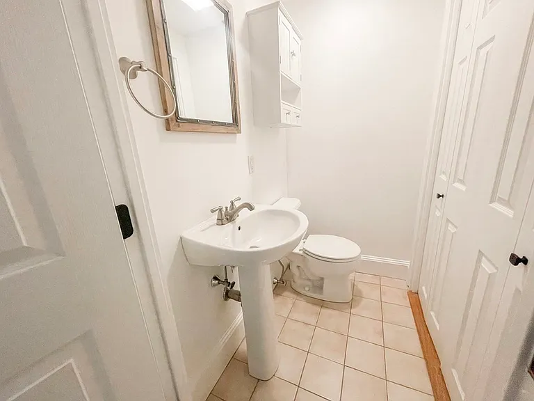470 E 7th St #4 — Photo 14