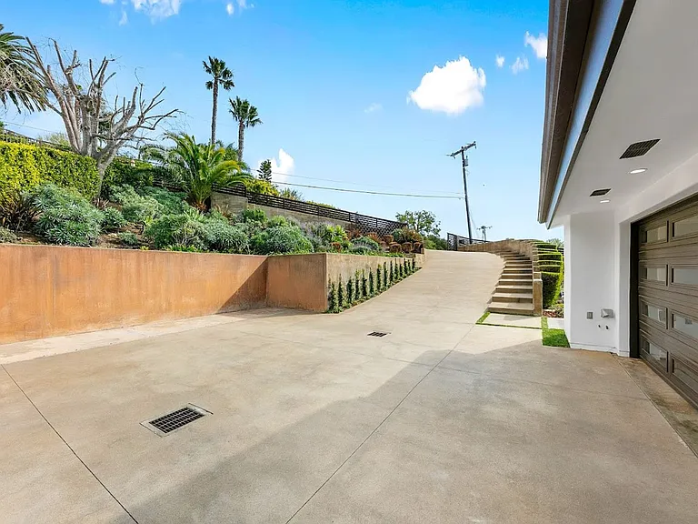 27091 Sea Vista Dr — Photo 53