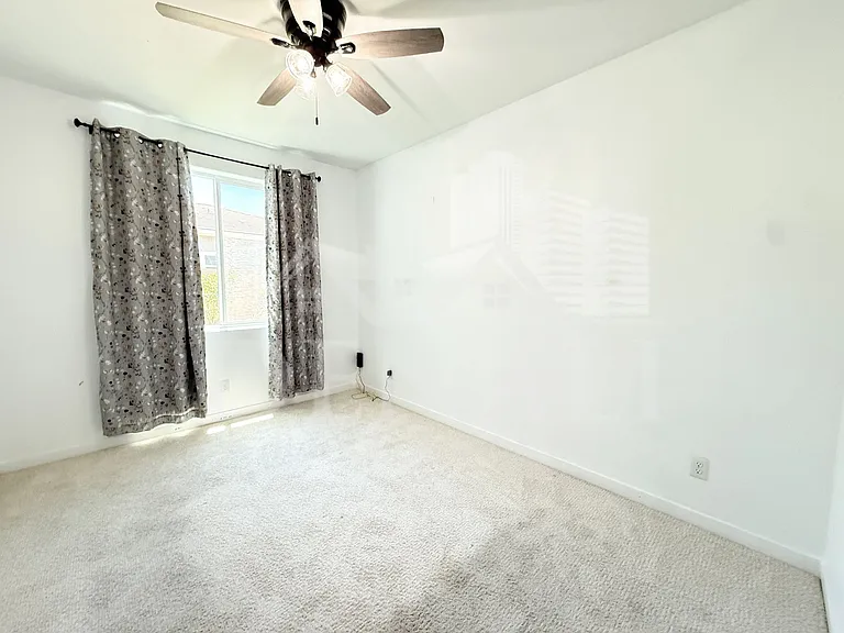 1729 W Myrna Ln — Photo 25