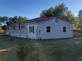 944 Broad St, Ninnekah, OK 73067