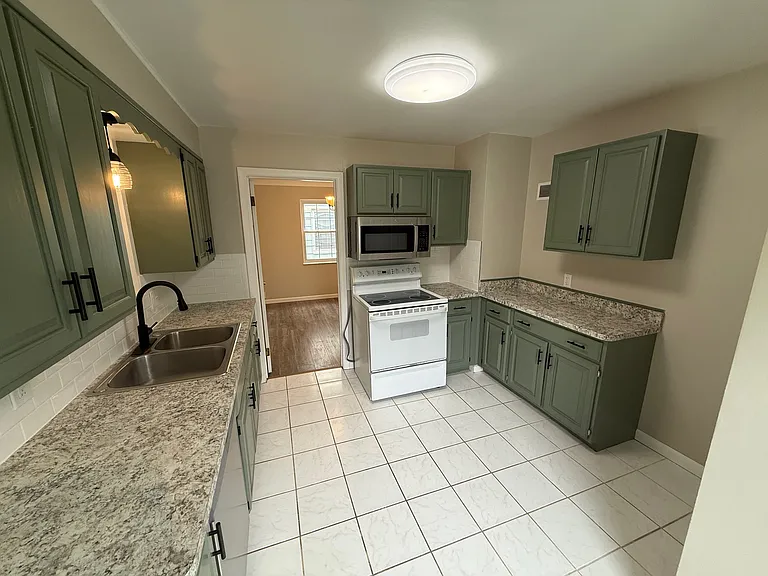 3162 Winston Blvd — Photo 9