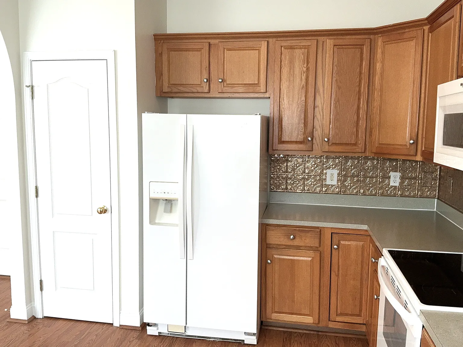 4 bed, 2.5 bath, 2295 sqft, $2,415 — Photo 4