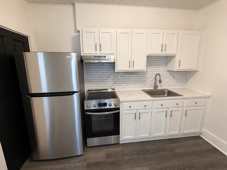 129 Ross Ave #4 — Photo 10