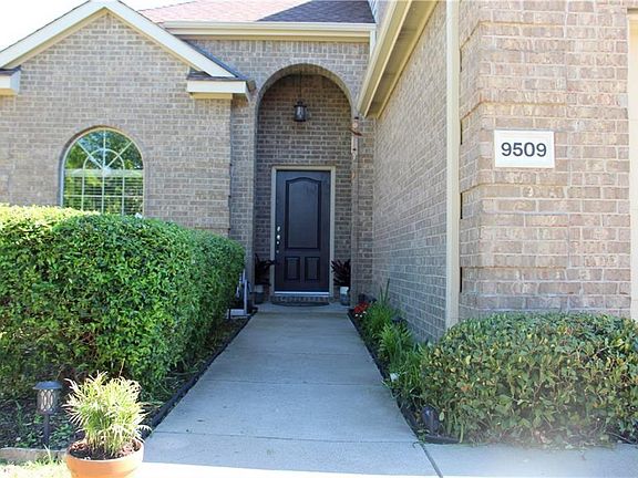 3rd image of 9509 Crooked Cat Dr