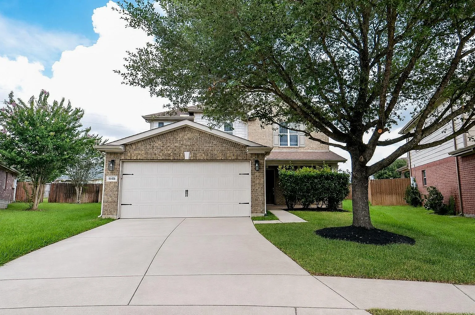 4 bed, 2.5 bath, 2660 sqft, $2,500 — Photo 1