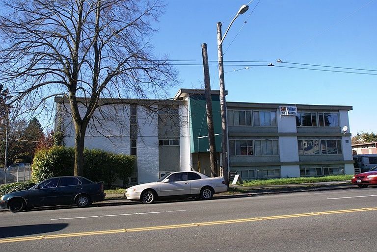 1st image of 7429 Rainier Ave S APT 203