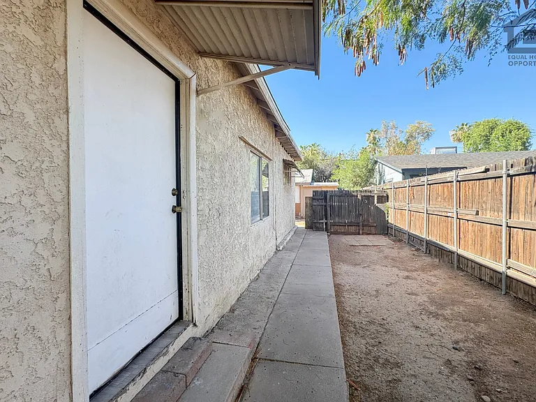 903 W Pierson St — Photo 21