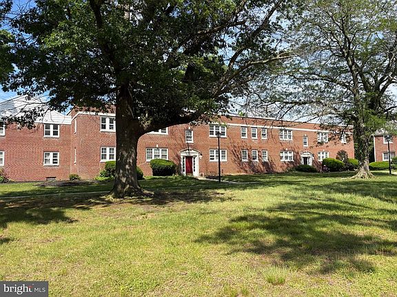4th image of 124 Cherry Parke Unit D