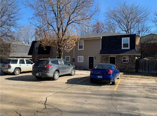 525 N Betty Jo Dr, Fayetteville, AR 72701