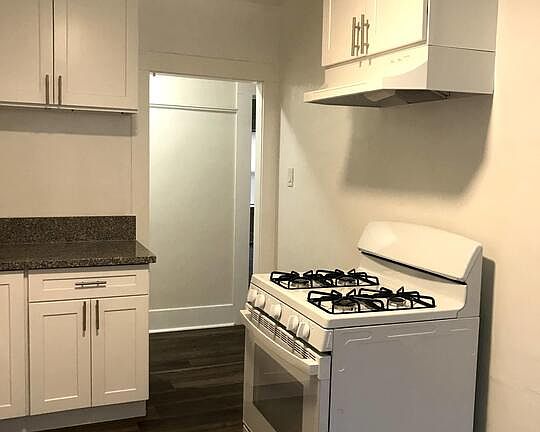 5th image of 801 Waterloo St #2305