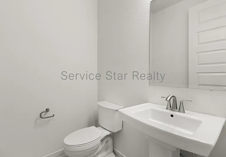 3407 E Louise Dr — Photo 11