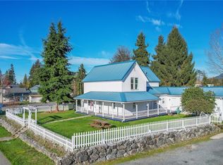 105 E Pioneer St, Granite Falls, WA