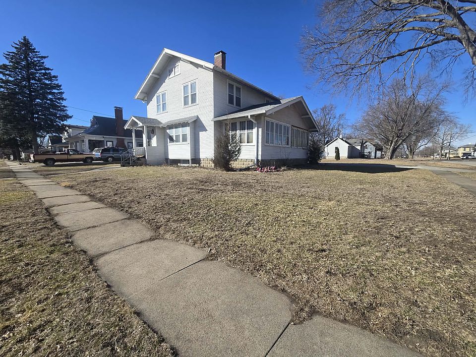 1st image of 303 W Cass St