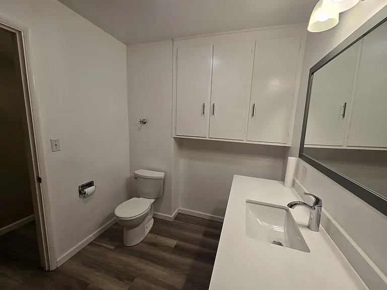 1860 W Henderson Ave #A — Photo 8
