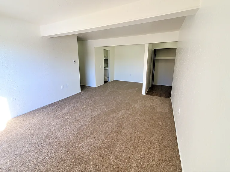 Windsor Place Apartments — Photo 136