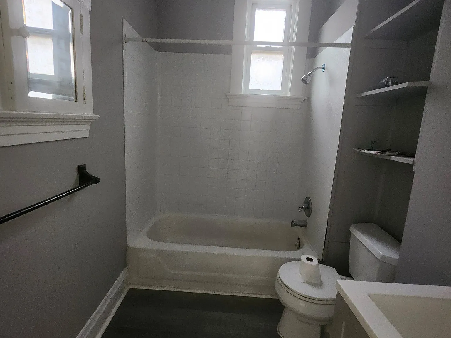 2 bed, 850 sqft, $1,575 — Photo 2