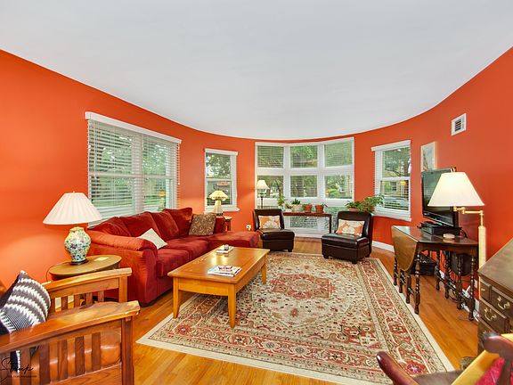 5th image of 3345 W Glenlake Ave