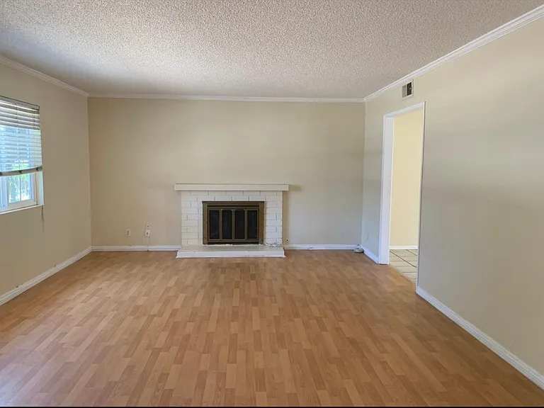 1512 Abelian Ave — Photo 3
