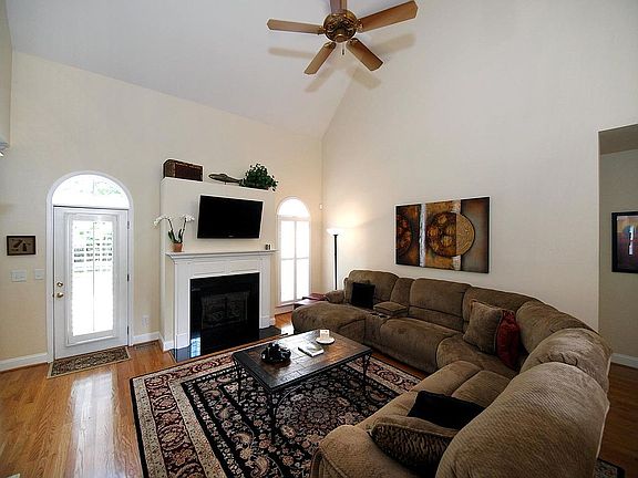 5th image of 4528 Ferguson Cir