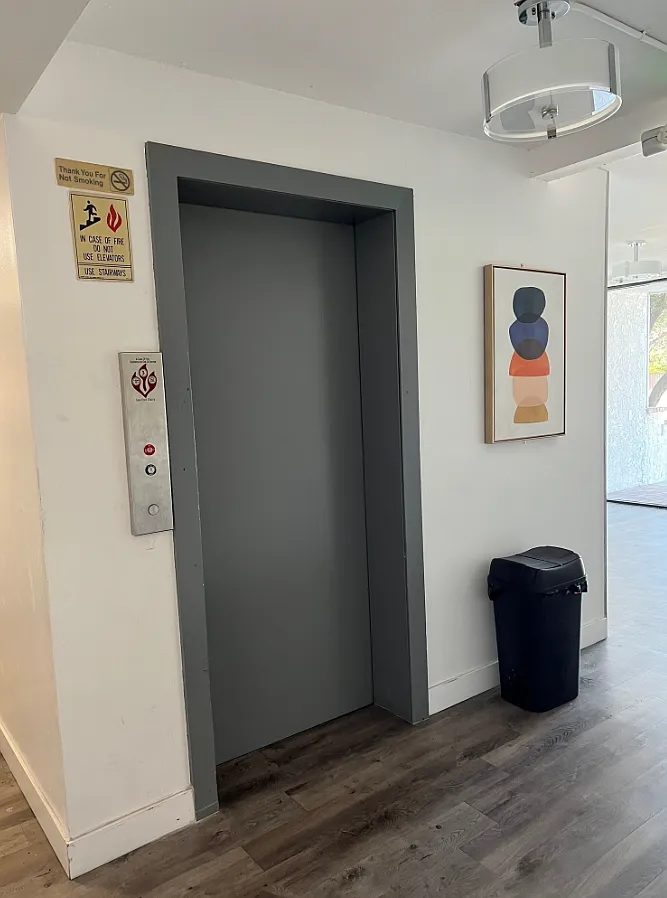 Whitsett Apartments — Photo 4