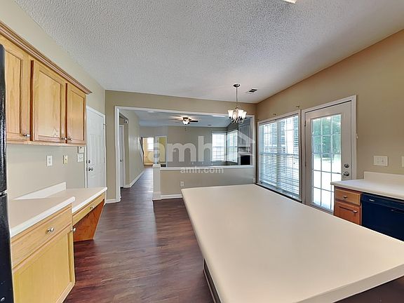 3rd image of 507 Keeneland Ave