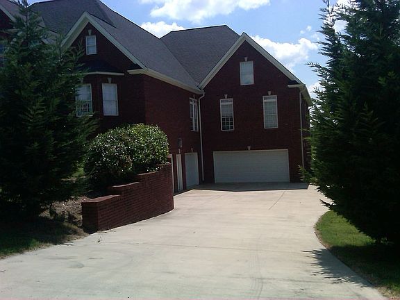 2nd image of 536 Ashland Oaks Dr