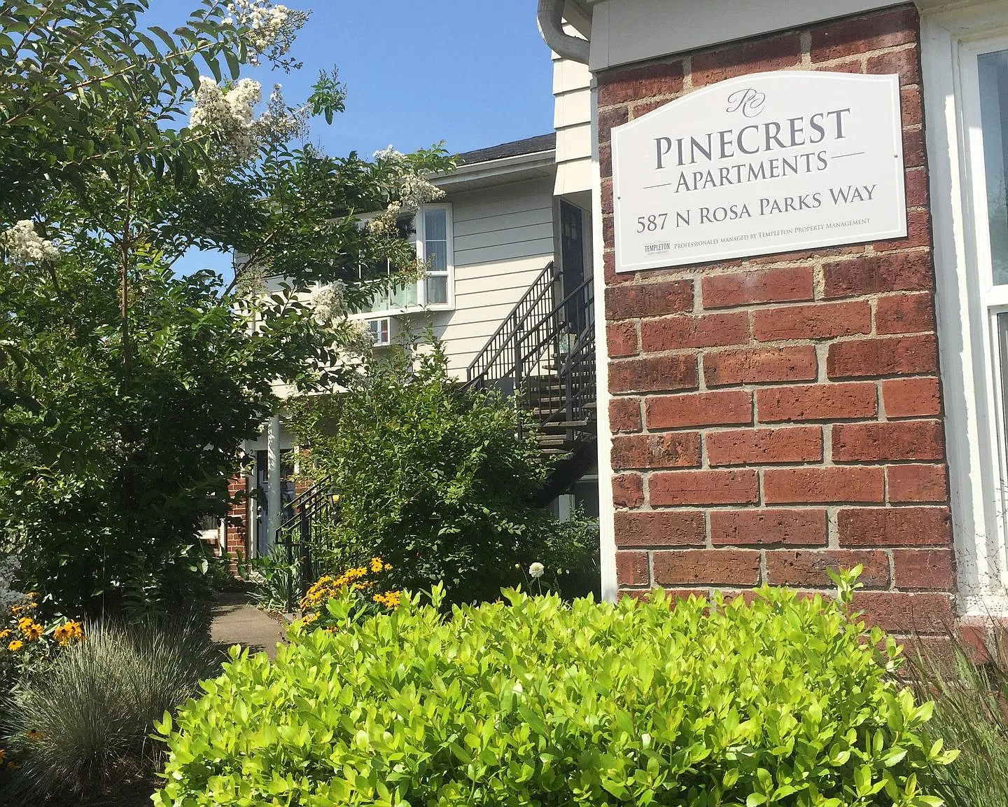 Upper 2bed, a/c, dishwasher, onsite laundry, all dogs welcome! — Photo 4